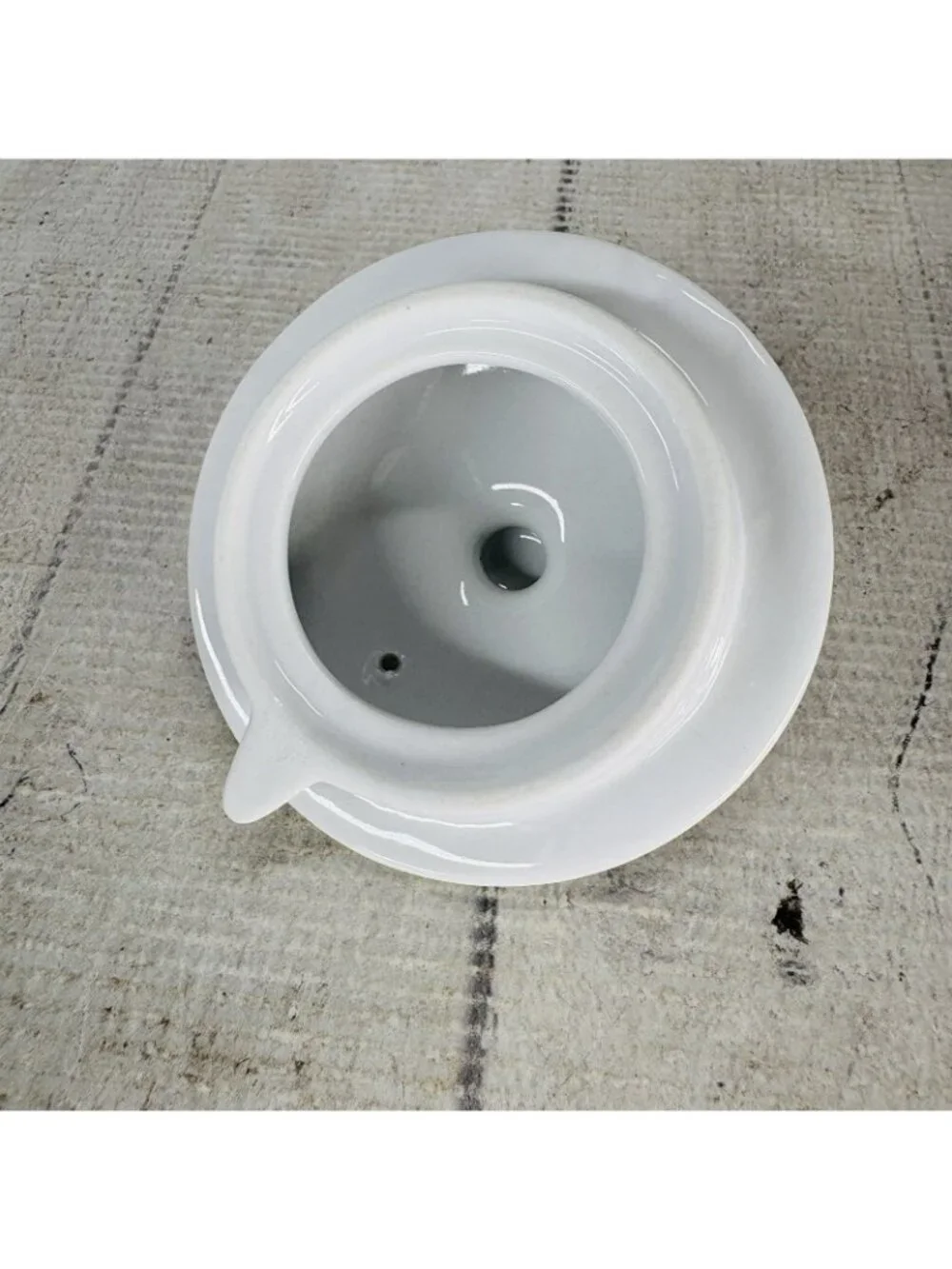 Pottery Barn THE GREAT WHITE COLLECTION Solid 7 Cups Stoneware Lidded Teapot